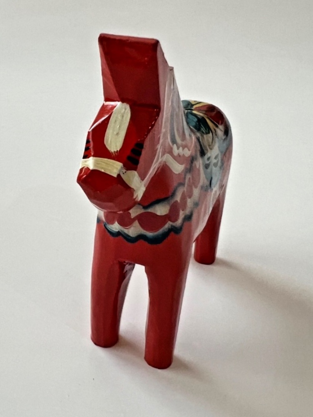 Swedish Dala Horse Red Wooden 4” tall Nils Olsson AKTA Dalahemslojd Hand Painted - Picture 2 of 7